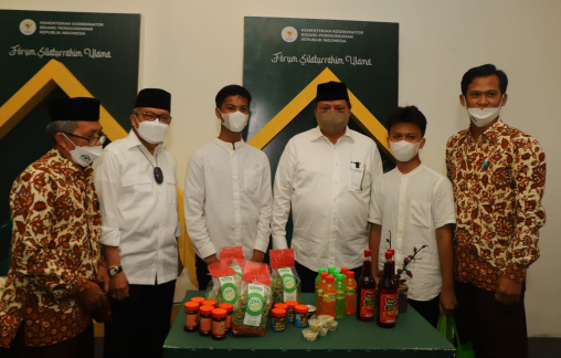 Menko Bidang Perekonomian RI Airlangga Hartarto dan Taufan Pawe