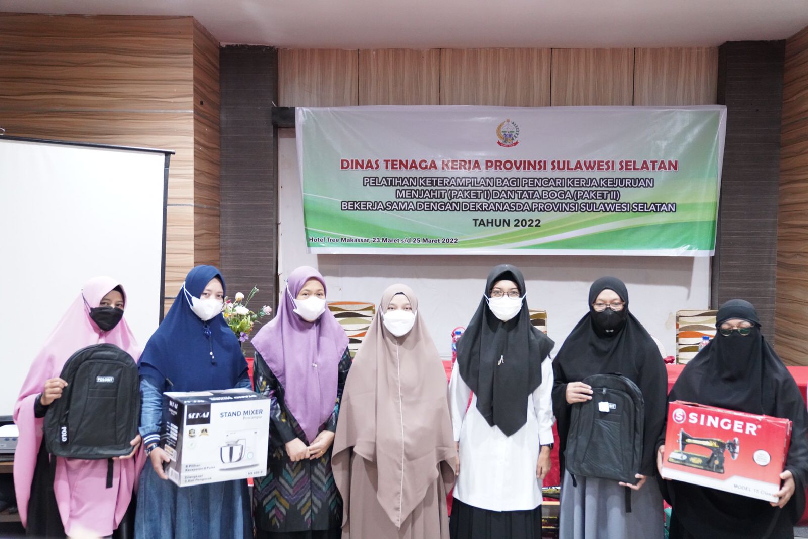 Ketua Dekranasda Sulsel Buka Pelatihan Keterampilan Bagi Pencari Kerja