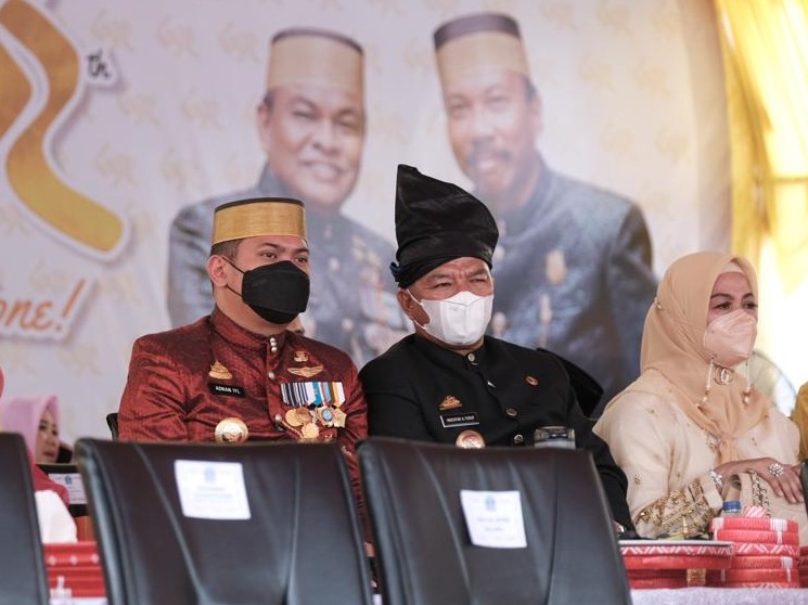 Hari Jadi Bone, Andi Utta Tampil Beda dengan Busana Adat Ammatoa