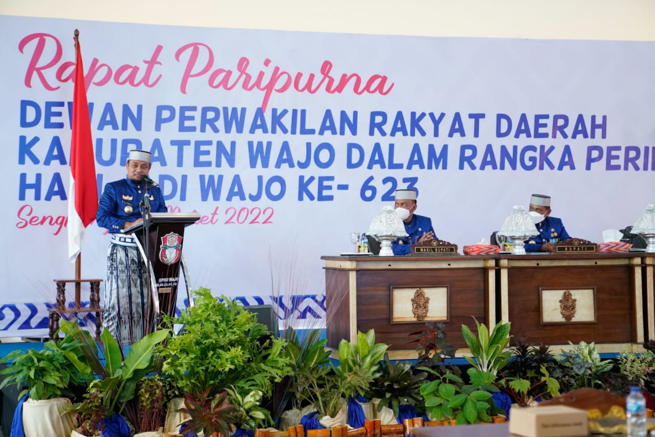 Gubernur Sulawesi Selatan, Andi Sudirman Sulaiman menghadiri Rapat Paripurna DPRD Kabupaten Wajo Dalam Rangka Peringatan Hari Jadi Wajo ke 623 yang digelar di Ruang Pola Kantor Bupati Wajo, Selasa (29/3/2022)