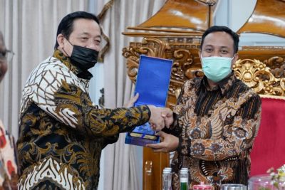 Gubernur Sulsel, Andi Sudirman Sulaiman saat menerima KSN di Makassar
