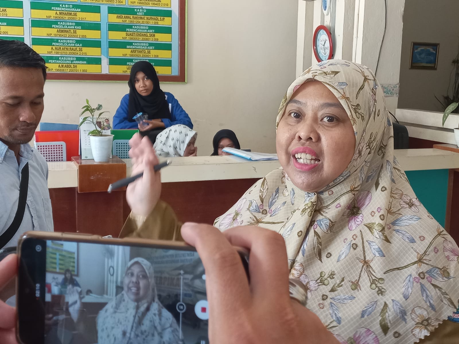 Pemerintah Kabupaten Bulukumba melelang 83 aset kendaraannya. Dari lelang tersebut Bulukumba meraih pendapatan sebesar Rp 600 juta lebih.