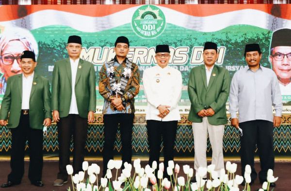 Wali Kota Parepare Taufan Pawe dan Ketua Umum DDI Parepare