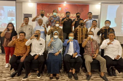 Dinkes Makassar dan perwakilan kampus di Kota Makassar, saat usai kegiatan kawasan tanpa rokok, di Hotel Golden Tulip Makassar