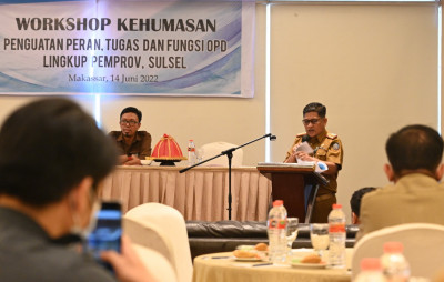 Kadis Kominfo Sulsel Amson Padolo dan Kabid Humas Pemprov Sulsel Sultan Rakib