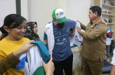 Sekprov Sulsel, Abdul Hayat saat melepas kontingen Kormi Sulsel ke Kejurnas di Palembang