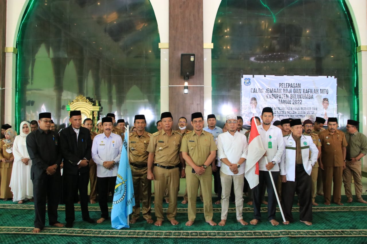 Andi Utta Lepas Jamaah Calon Haji dan Kafilah MTQ. Minimal Juara 3, Dapat Hadiah Umrah