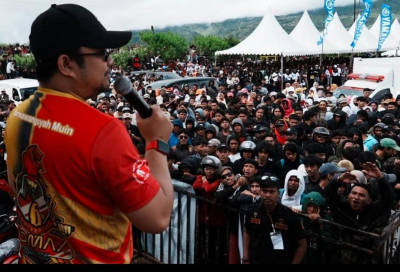 Wakil Ketua DPRD Sulsel, Darmawangsyah Muin saat menyapa warga Gowa.