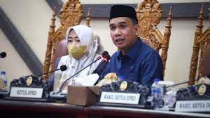 Wakil Wali Kota Makassar, Fatmawati Rusdi saat menghadiri sidang paripurna penetapan AKD DPRD Kota Makassar.