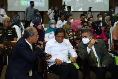 Ketua DPD I Partai Golkar Sulsel, Taufan Pawe saat bersama Ilham Arief Sirajuddin (IAS) di Kampus UMI