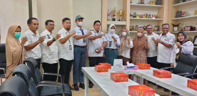 Plh Gubernur Sulsel, Abdul Hayat saat melepas Paskibraka asal Sulsel ke Istana Negara.