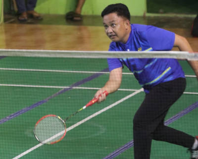 Bupati Bantaeng, Ilham Syah Azikin secara resmi membuka Turnamen Badminton Kapolres Bantaeng Cup 2022 dalam rangka Hari Bhayangkara ke 76