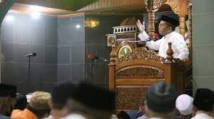 Wali Kota Makassar, Moh Ramdhan Pomanto (Danny Pomanto melakukan safari ramadhannya di Masjid Darul Muttaqin Jalan Toddopuli IV
