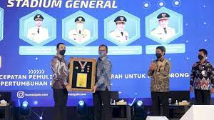 Danny Pomanto Terima Penghargaan Kartika Pamong Praja Muda dari IPDN
