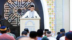 Pemkot Makassar Gelar Safari Ramdhan, Wali Kota Danny Shalat Taraweh Di Masjid H. Hamarung