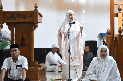 Bupati Luwu Utara, Indah Putri Indriani sambut ratusan jamaah haji asal Luwu Utara.