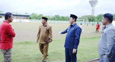 Muhammad Yusran Lalogau (MYL) selaku bupati Pangkep turun langsung meninjau kondisi stadion Andi Mappe
