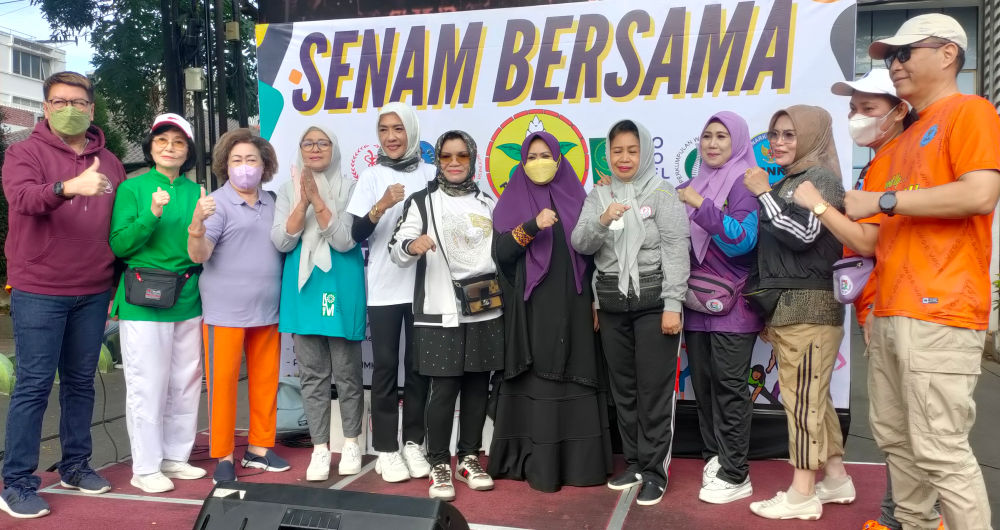 Persatuan Wanita Olahraga Indonesia (Perwosi) Sulawesi Selatan (Sulsel) gandeng sejumlah organisasi perempuan gelar senam bersama di car free day Jalan Sudirman Makassar, Minggu 28 Agustus 2022.