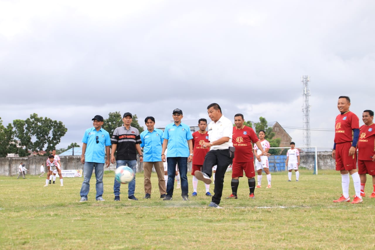 Bupati Bulukumba Muchtar Ali Yusuf membuka turnamen sepak bola Bupati Cup I tahun 2022 Zona Kecamatan Ujung Bulu di Stadion Mini Bulukumba