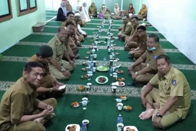 ASN dan Non-ASN OPD lingkup Pemprov Sulsel secara melaksanakan buka puasa Asyura secara bersama-sama