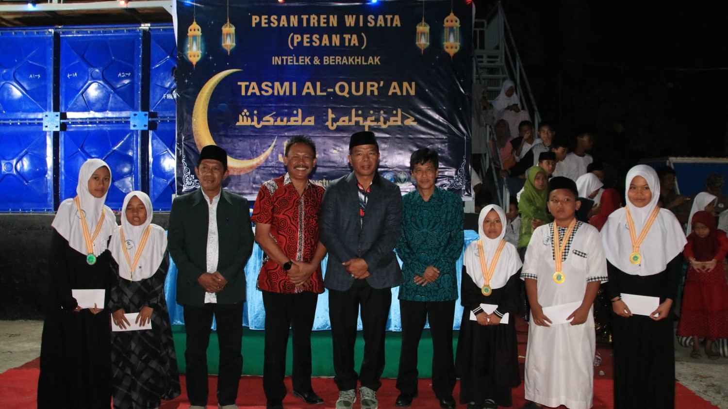 Launching Pesantren Wisata oleh Bupati Bulukumba Andi Muchtar Ali Yusuf di halaman Kantor Desa Bira