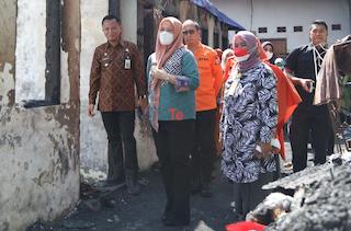 Wakil Wali Kota Makassar, Fatmawati Rusdi kembali mengunjungi korban kebakaran Jalan Rappokalling, Kecamatan Tallo.