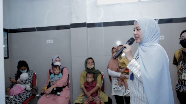 Wakil Walikota Makassar, Fatmawati Rusdi meninjau langsung warga penderita stunting di dua Puskesmas di Kota Makassar.