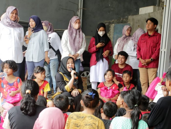 Wakil Wali Kota Makassar, Fatmawati Rusdi Ajak Main dan Nyanyi Anak Korban Kebakaran Rappokalling