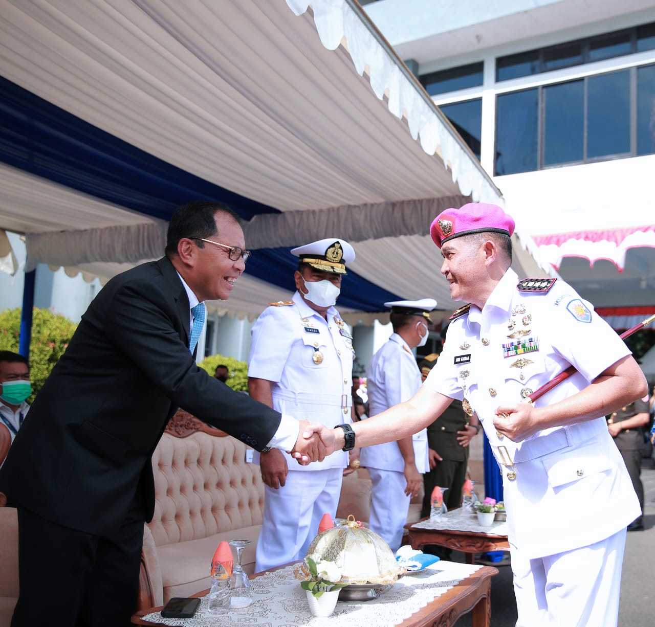 Wali Kota Makassar Moh. Ramdhan Pomanto menghadiri upacara serah terima jabatan (Sertijab) Komandan Pangkalan Utama TNI AL VI (Lantamal VI) Makassar