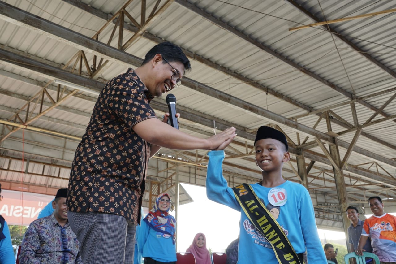 Wakil Bupati Bulukumba Andi Edy Manaf melepas kegiatan Tadabbur Alam, dalam rangka memperingati Milad Badan Komunikasi Pemuda Remaja Masjid Indonesia (BKPRMI) yang ke 45
