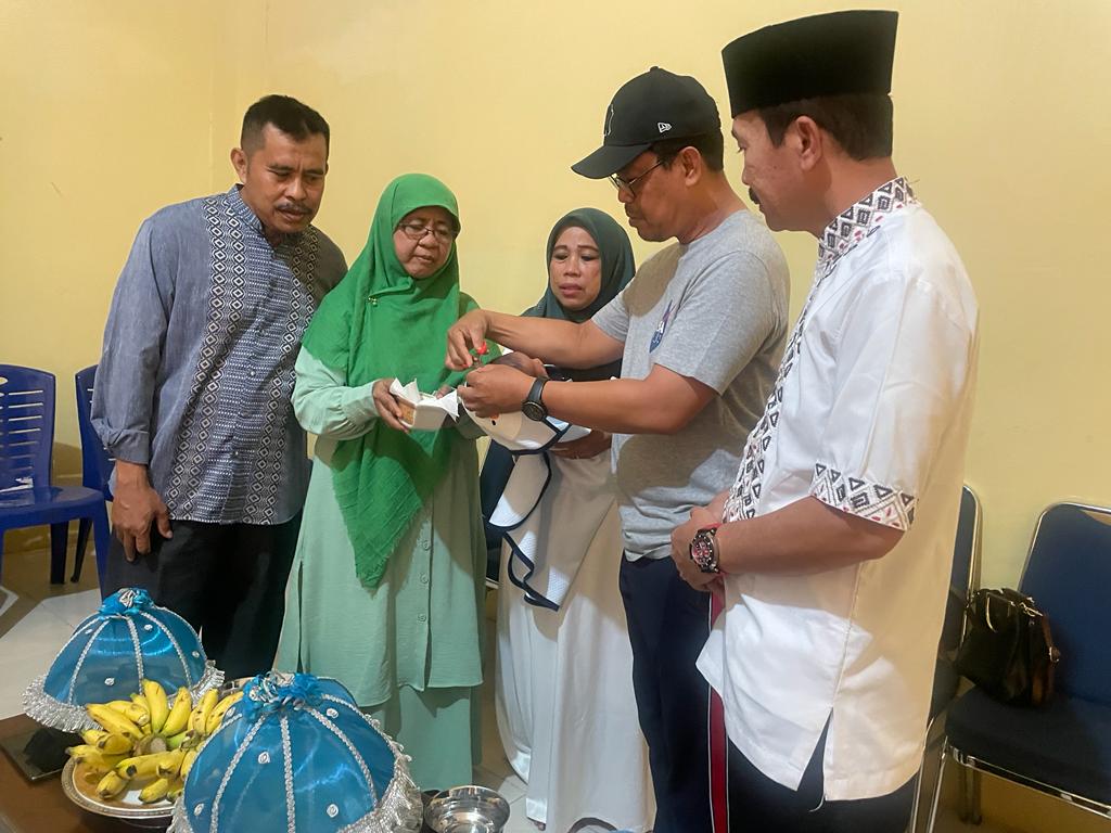 Wakil Bupati Bulukumba Andi Edy Manaf menghadiri acara aqiqah Raohan Sad, bayi yang ditemukan di Bontobahari, pekan lalu