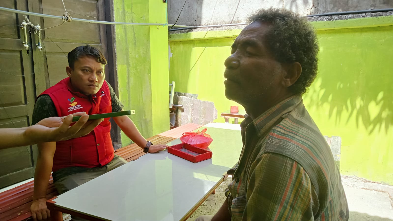 Binus, Warga NTT yang Terlantar di Bulukumba Segera Dipulangkan