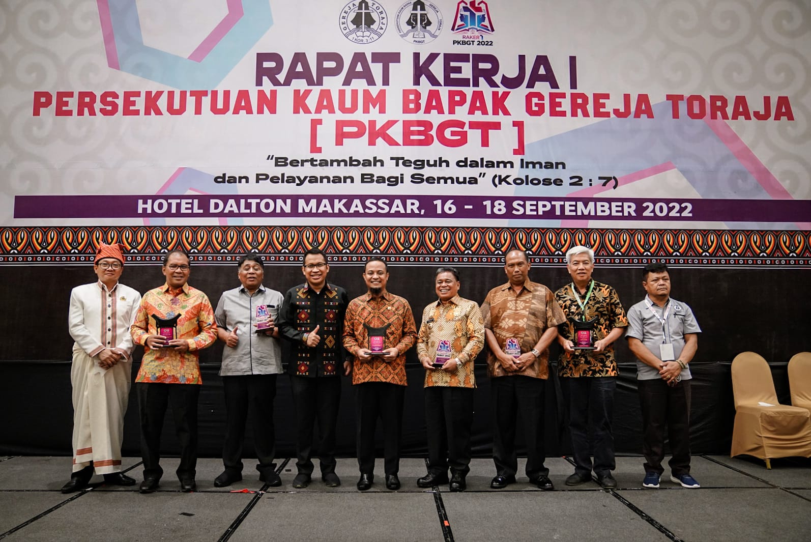 Wali Kota makassar Moh. Ramdhan ‘Danny’ Pomanto serukan pentingnya menjaga keluarga saat hadir memberikan sambutan dalam Rapat Kerja (Raker) I Persekutuan Kaum Bapak Gereja Toraja (PKBGT) di Hotel Dalton Makassar