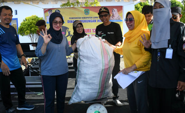 Bupati Kabupaten Luwu Utara, Indah Putri Indriani perkenalkan wisata camping khas Luwu Utara di Desa Munte Kecamatan Tanalili, kepada publik, Minggu 25 September 2022.