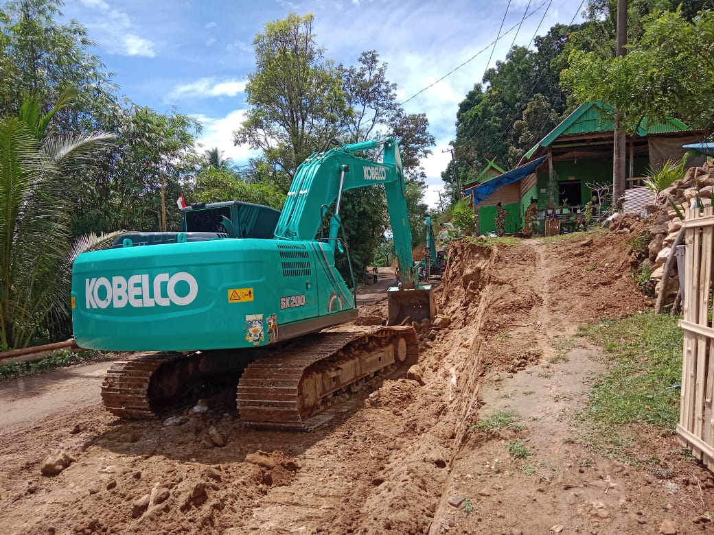 Rekonstruksi jalan ruas Pangkep - Matojeng - Tondongkura - Batas Maros