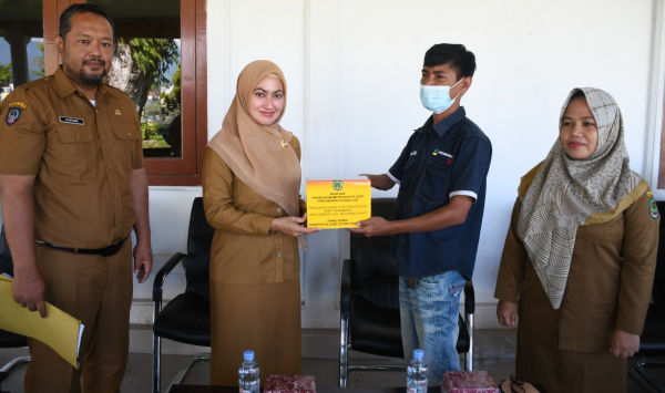 Sebanyak 4 (empat) orang penyandang disabilitas dan anak remaja bermasalah sosial mendapat bantuan usaha ekonomi produktif (UEP) dari Pemerintah kabupaten Luwu Utara.