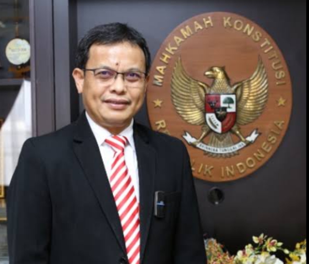 Prof. Dr. M. Guntur Hamzah, S.H., M.H, sebagai hakim konstitusi.