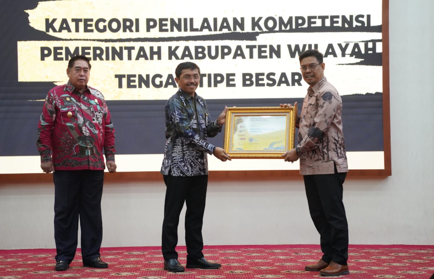 Pemerintah Kabupaten Bulukumba menerima penghargaan dari Badan Kepegawaian Nasional (BKN) berupa BKN Award 2022 untuk kategori Penilaian Kompetensi.