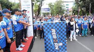 Danny Pomanto Lepas Peserta Famwalk HUT-98 Perumda Air Minum Kota Makassar