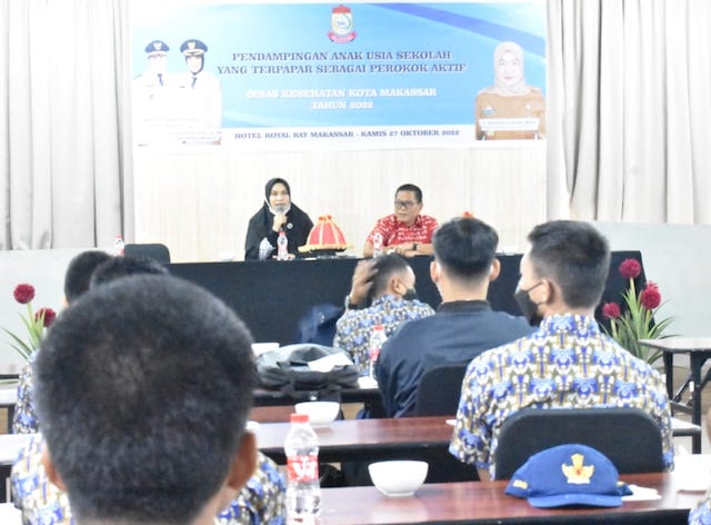 Kepala Dinas Pendidikan Kota Makassar Muhyiddin menjadi Narasumber Pendampingan Anak Usia Sekolah yang Terpapar Sebagai Perokok Aktif. di Hotel Royal Bay, Kamis 27 Oktober 2022.
