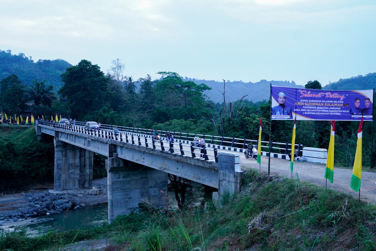 Gubernur Andi Sudirman Resmikan Jembatan Sepanjang 90 Meter di Lanrange Wajo