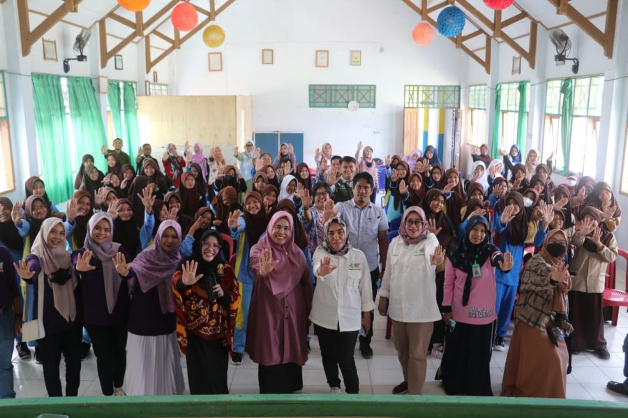Ratusan Siswi SMPN 4 Masamba Ikut Simulasi Layanan Inovasi Kapsul Indah