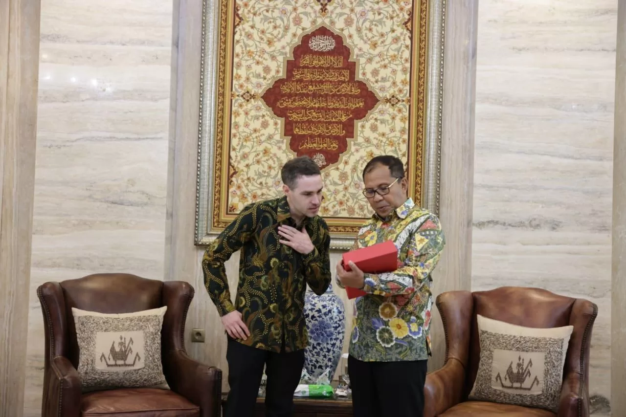 Bertemu Wali Kota Danny Pomanto, Pejabat Konsulat AS Kagumi Lorong Wisata, War Room, dan Sejarah Makassar