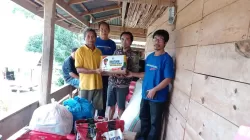 Gubernur Sulsel Salurkan Bantuan Korban Kebakaran dan Angin Puting Beliung di Toraja