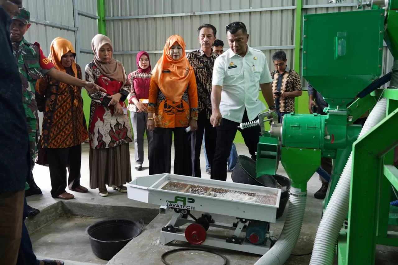 Bupati Andi Utta Resmikan Lumbung Pangan, Mesin Penggiling dan Pengering Padi di Bialo