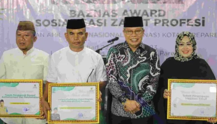 Taufan Pawe Serahkan Penghargaan Baznas Award ke Dandim Parepare 13 Netral.co.id