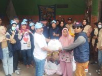 Tim sehati saat turun membantu masyarakat Manggala. Dok Ist.