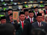 Proses pelantikan anggota DPRD Provinsi Sulsel, di ruangan paripurna DPRD Sulsel 2024-2029. Dok Netral.co.id
