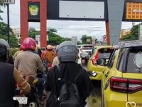 Kemacetan di perbatasan Gowa Makassar.