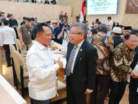 Anggota Komisi II DPR RI, Taufan Pawe saat bersama Mendagri Tito Karnavian.